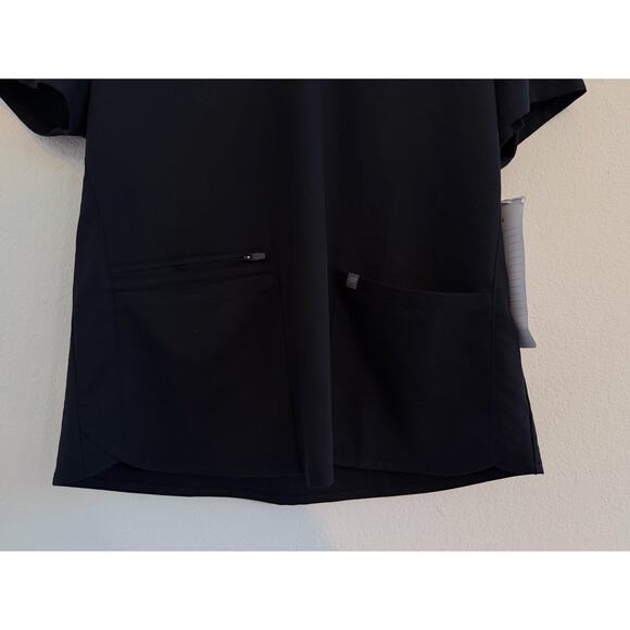 Lot of 3 NWT Fabletics Mode Scrub Tops Womens XL Black/Blue/Black - Picture 10 of 16